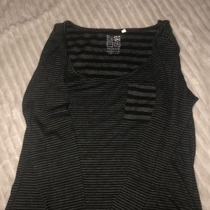 Gray & Black Striped Shirt w 3/4 Sleeves